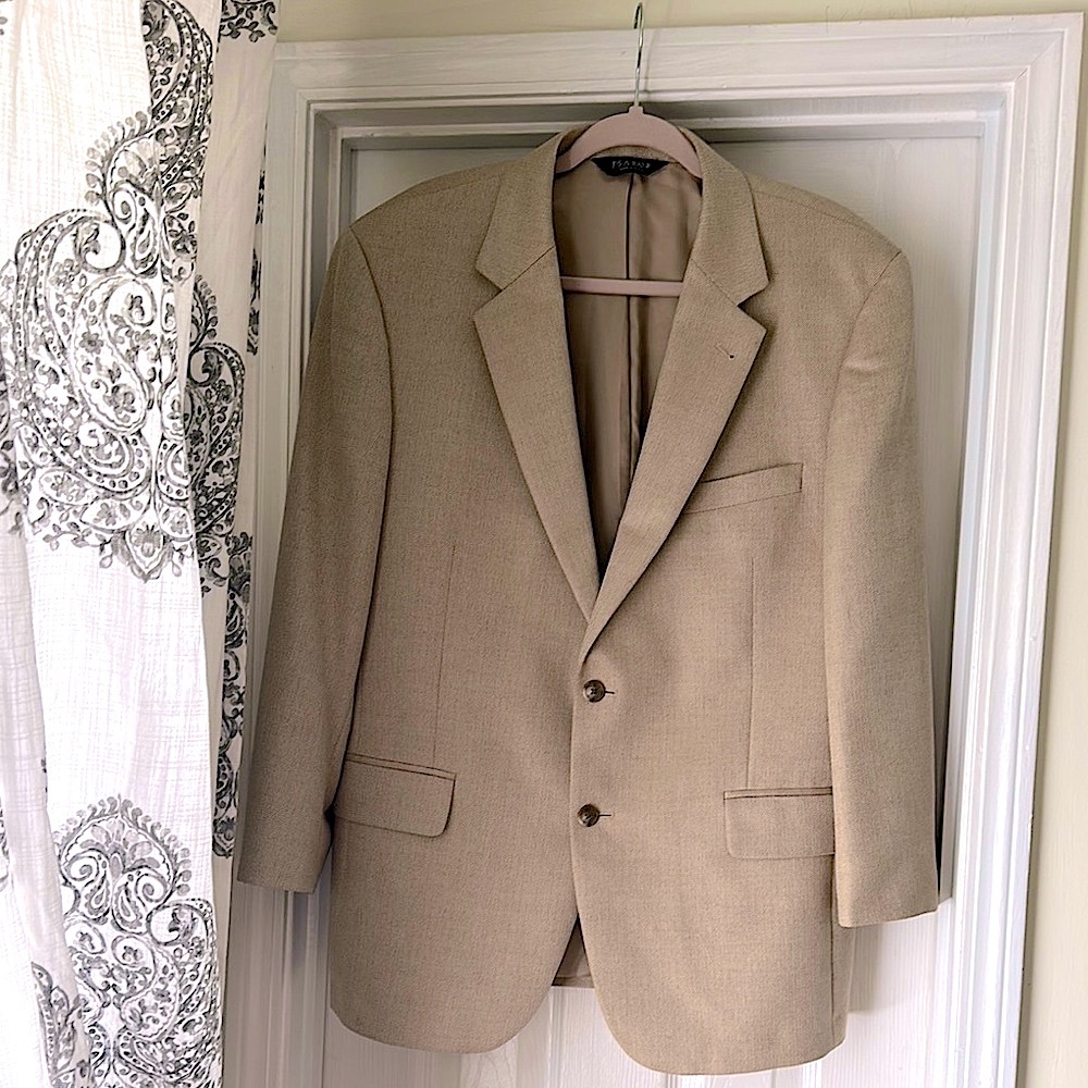 NWOT JOS. A. BANK Classic Tan Blazer, 42S, like new, gentlemen’s coat, wedding
